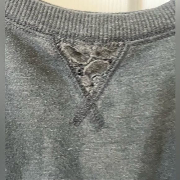 Aeropostale Grey Shirt Size Medium - Picture 4 of 6